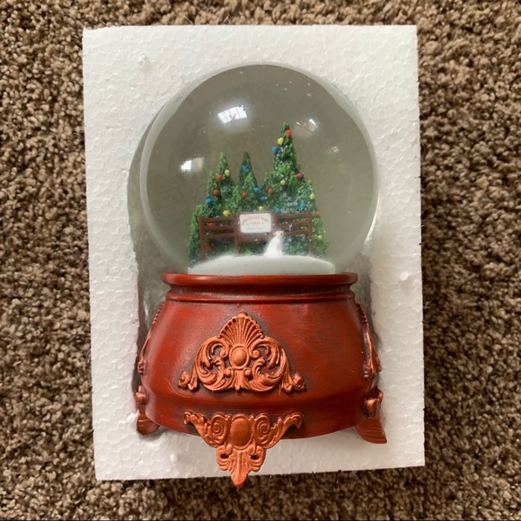 NEW Taylor Swift Snow Globe Christmas Tree Farm - Picture 4 of 14